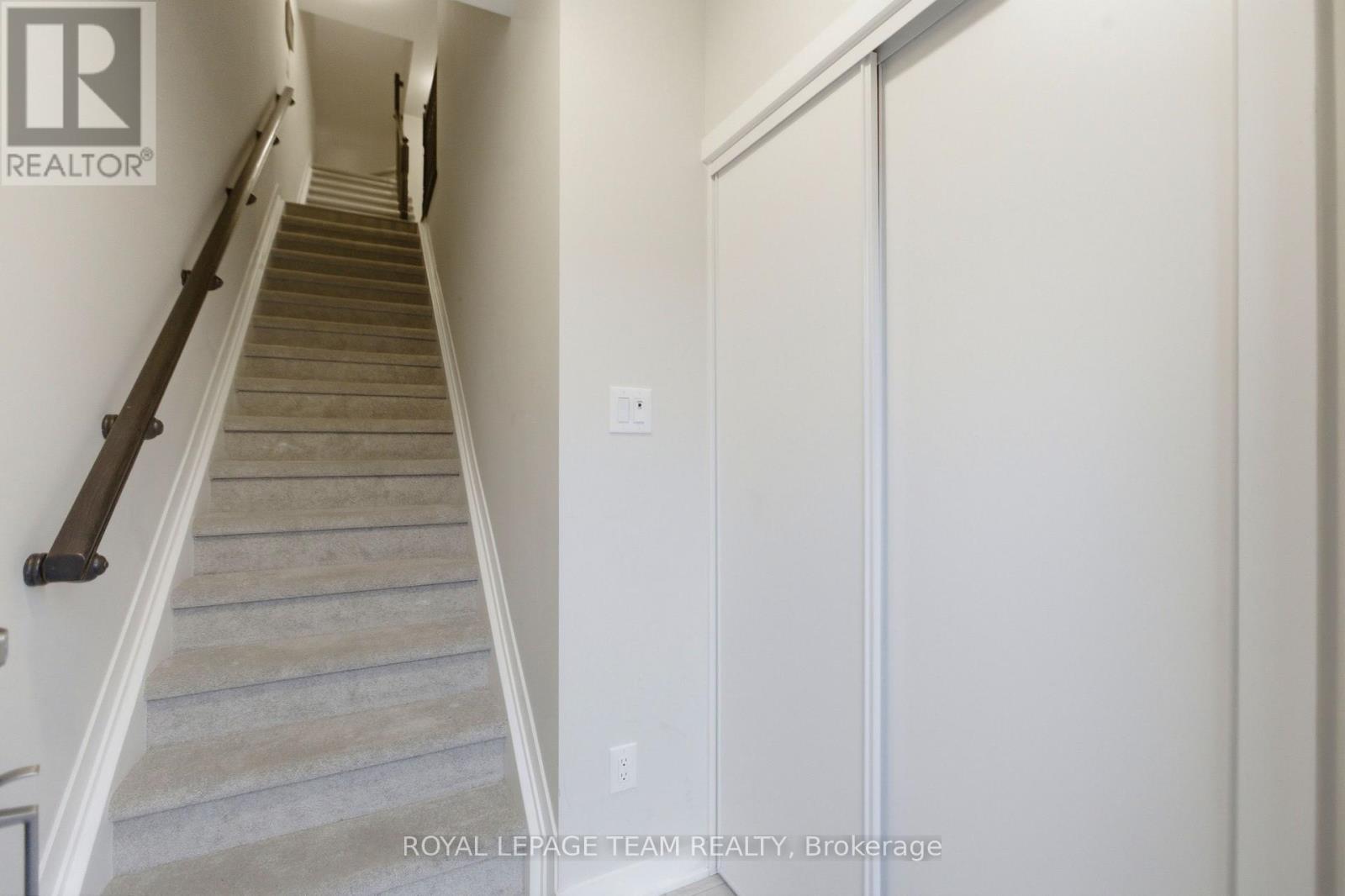 918 PARNIAN PRIVATE, Ottawa, Ontario, K2J7K6 — Photo 3