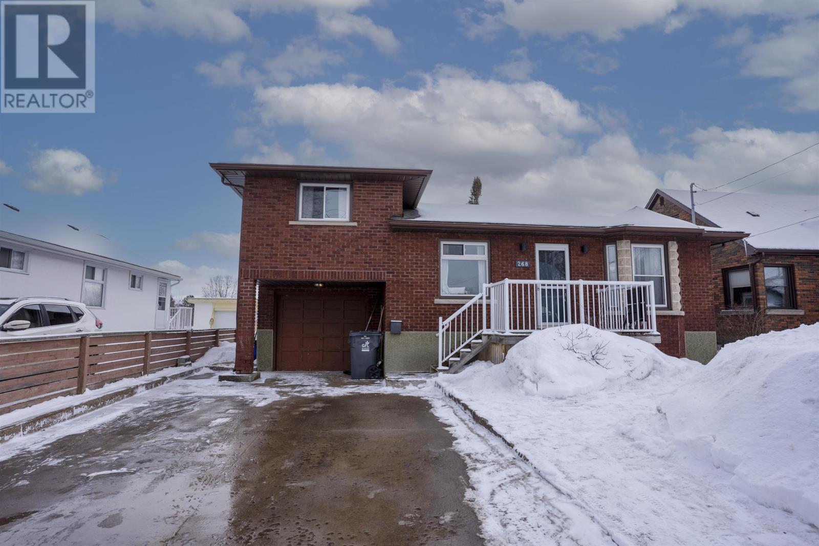 268 Leslie AVE, Thunder Bay, Ontario, P7A1W6 — Photo 2