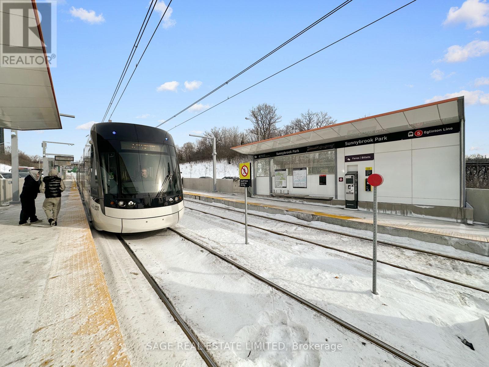 909 - 35 BRIAN PECK CRESCENT, Toronto (Leaside), Ontario, M4G4K4 — Photo 3