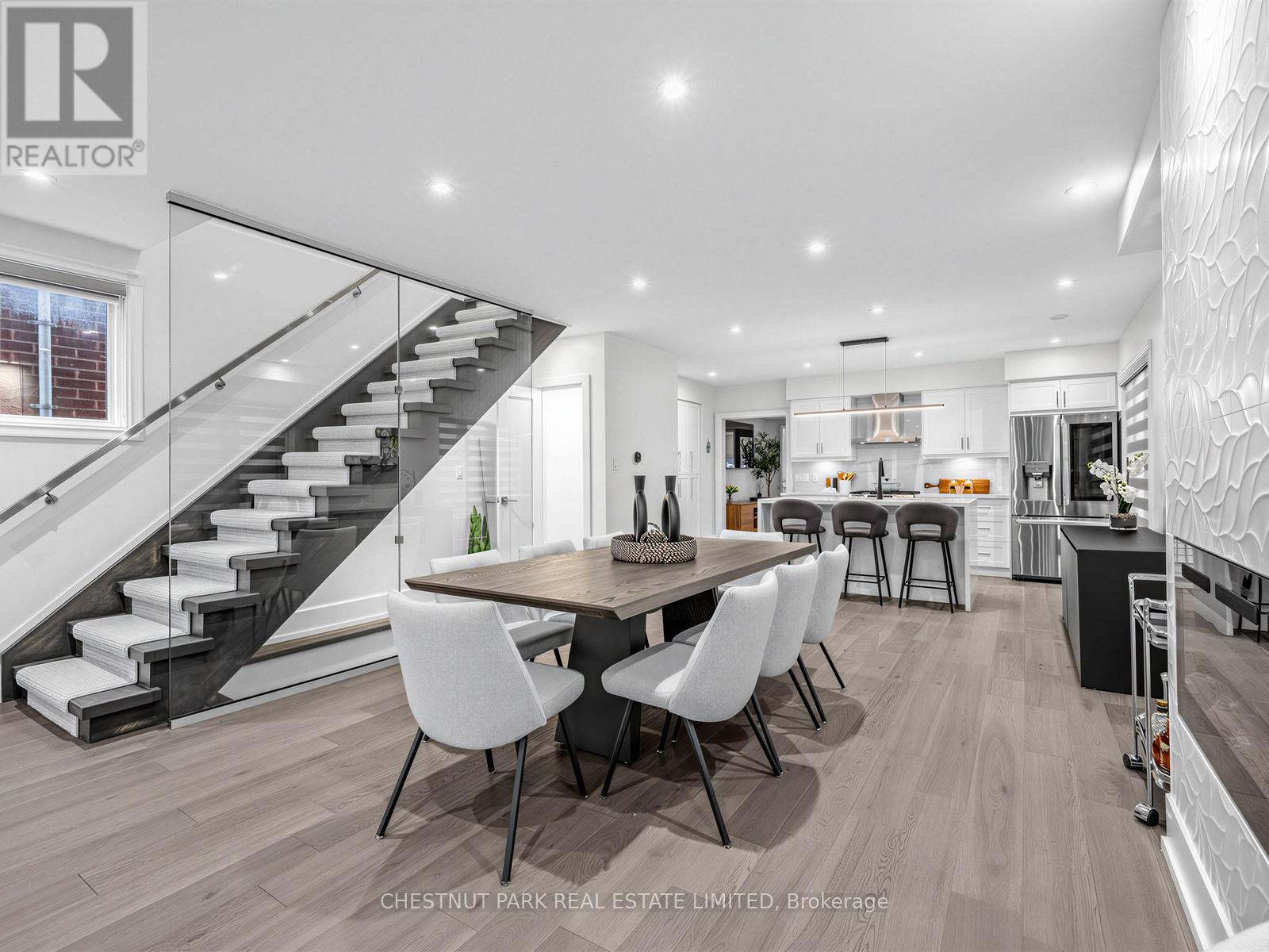 209 ROBINA AVENUE, Toronto (Oakwood Village), Ontario, M6C3Y9 — Photo 7