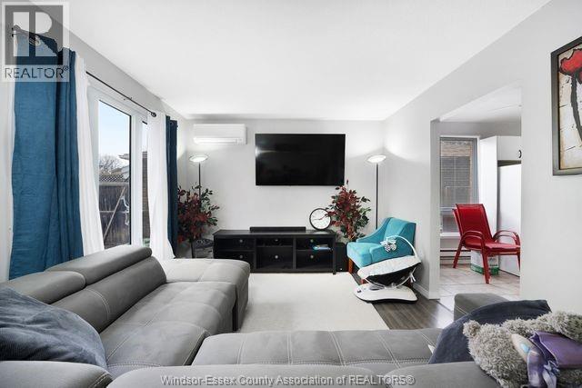 8665 DARLINGTON CRESCENT, Windsor, Ontario, N8S4M5 — Photo 4