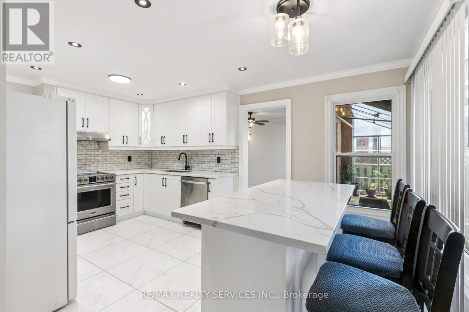 4 BURT DRIVE, Brampton (Northwood Park), Ontario, L6X3H6 — Photo 10