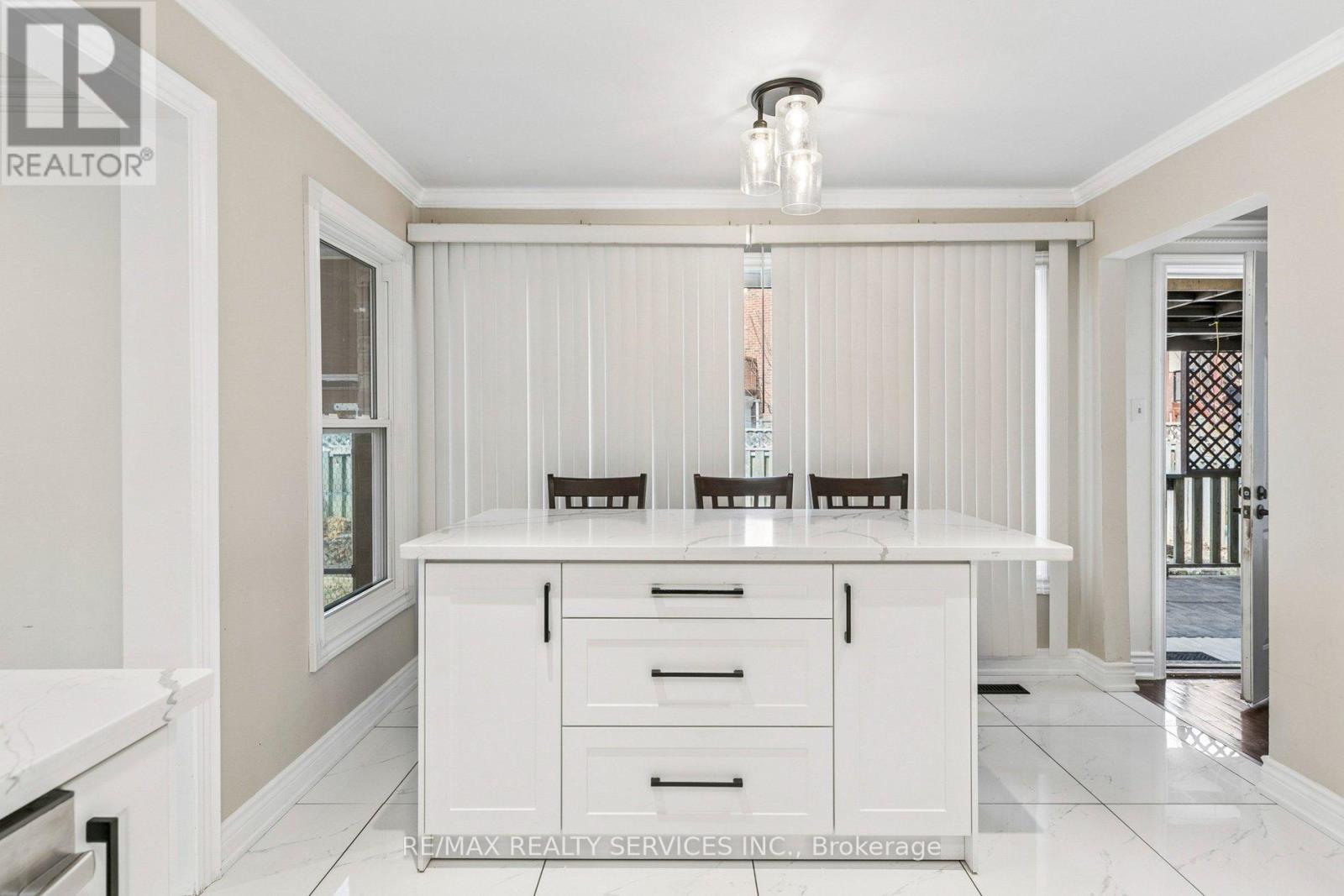 4 BURT DRIVE, Brampton (Northwood Park), Ontario, L6X3H6 — Photo 11