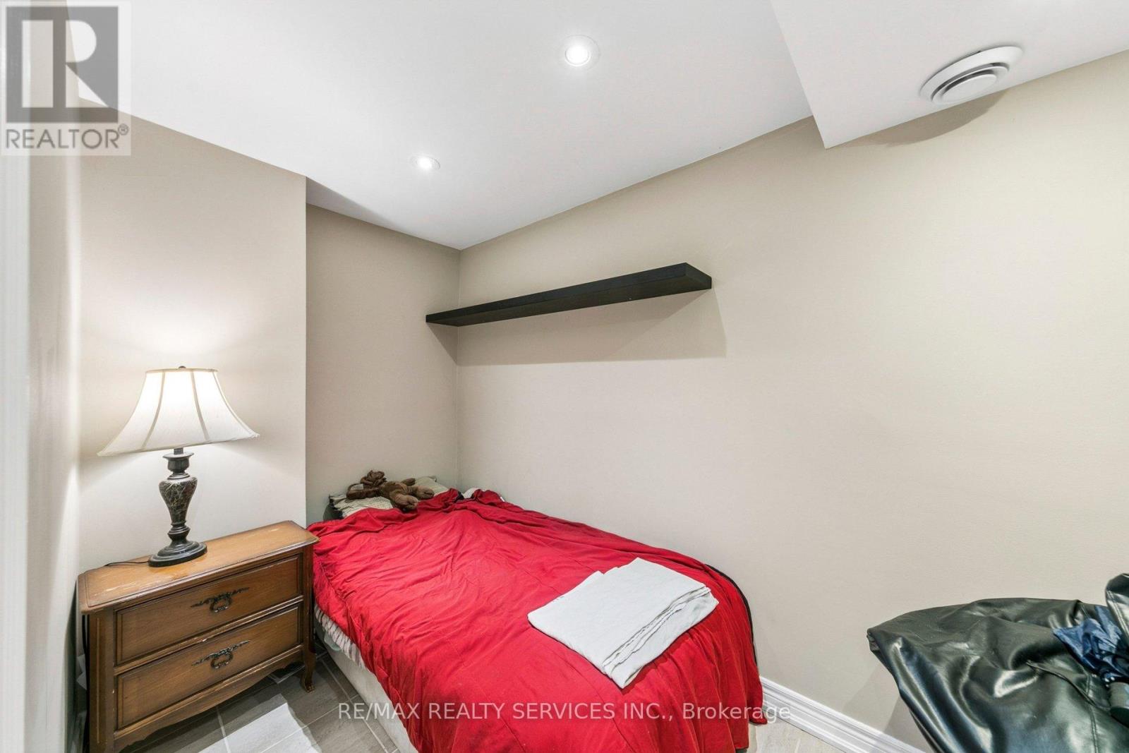 4 BURT DRIVE, Brampton (Northwood Park), Ontario, L6X3H6 — Photo 40