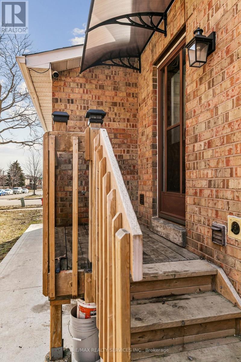 4 BURT DRIVE, Brampton (Northwood Park), Ontario, L6X3H6 — Photo 46