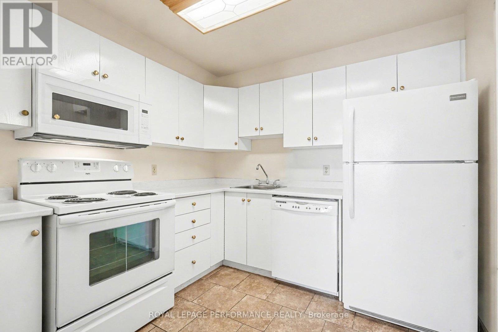 402 - 1440 HERON ROAD, Ottawa, Ontario, K1V0X2 — Photo 9