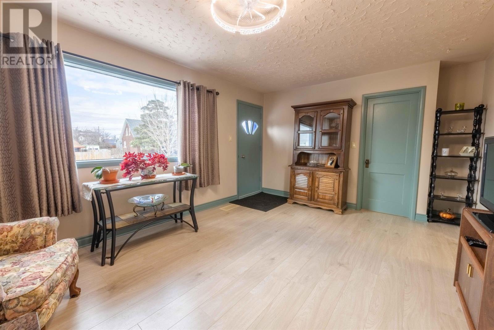 608 Gore ST W, Thunder Bay, Ontario, P7E3S3 — Photo 11