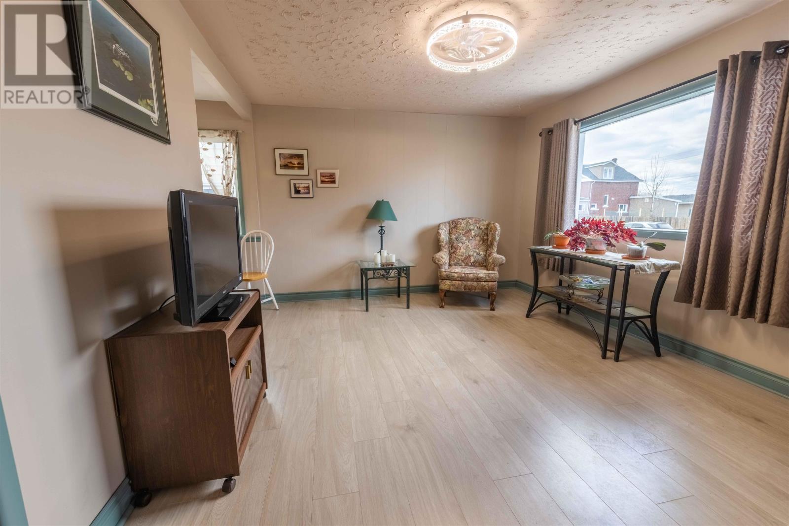 608 Gore ST W, Thunder Bay, Ontario, P7E3S3 — Photo 12