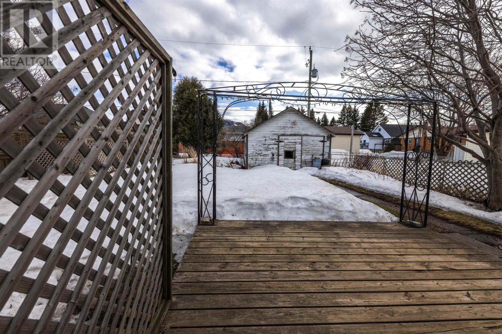 608 Gore ST W, Thunder Bay, Ontario, P7E3S3 — Photo 3