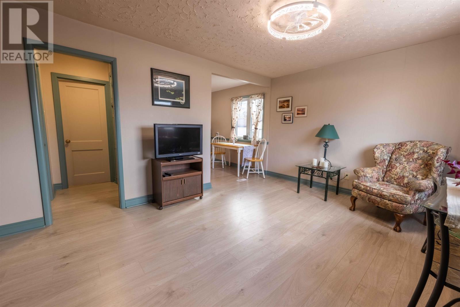 608 Gore ST W, Thunder Bay, Ontario, P7E3S3 — Photo 9