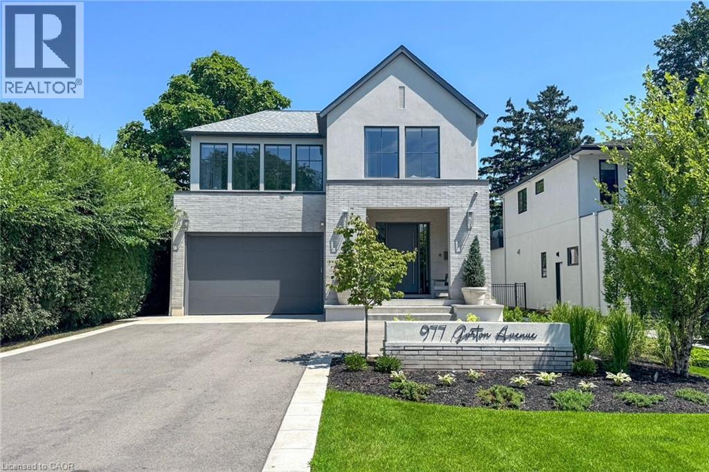 977 GORTON Avenue, Burlington, Ontario, L7T1S6 — Photo 2