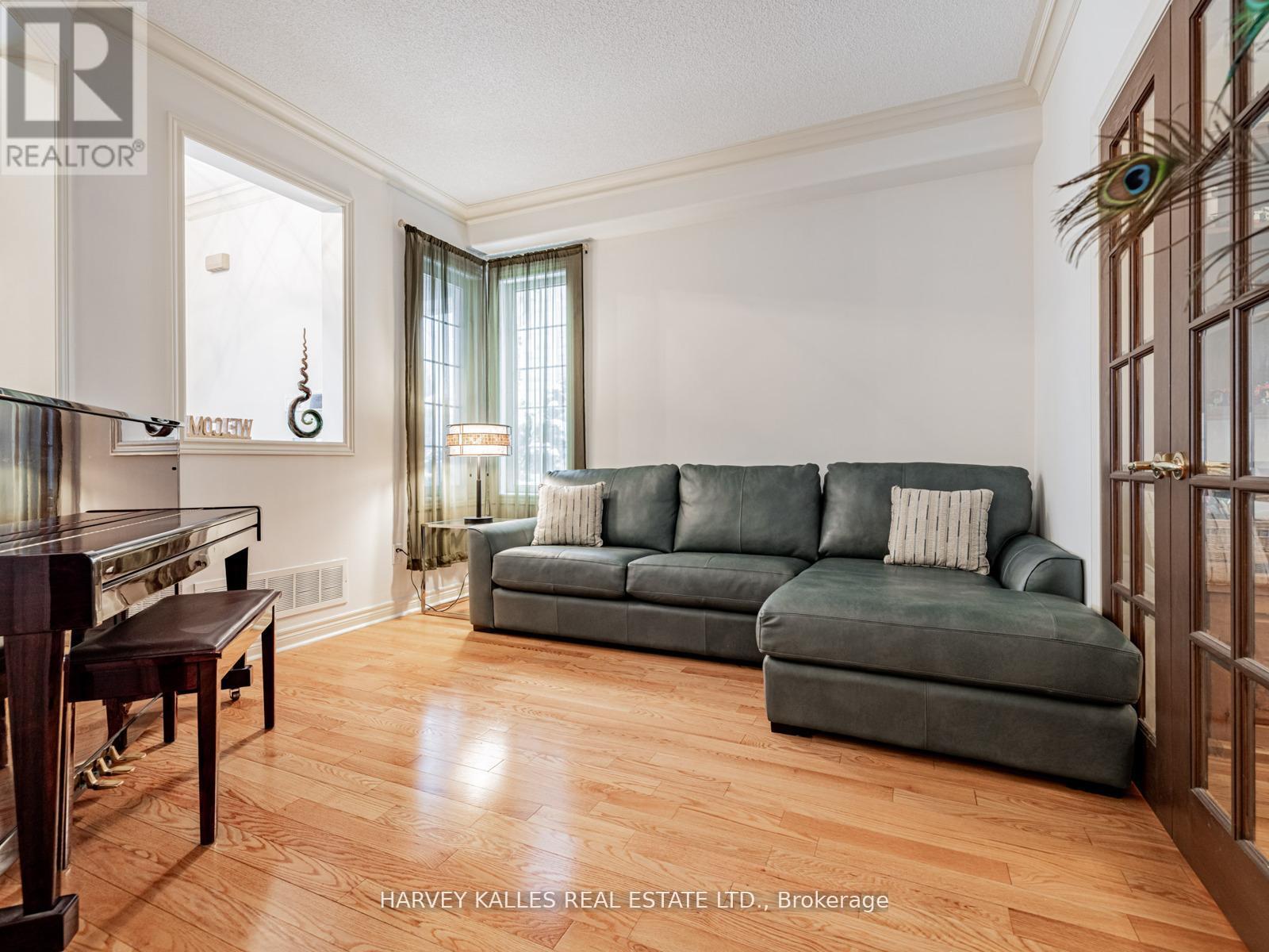 12 BARBERRY CRESCENT, Richmond Hill (Oak Ridges), Ontario, L4E4S5 — Photo 5