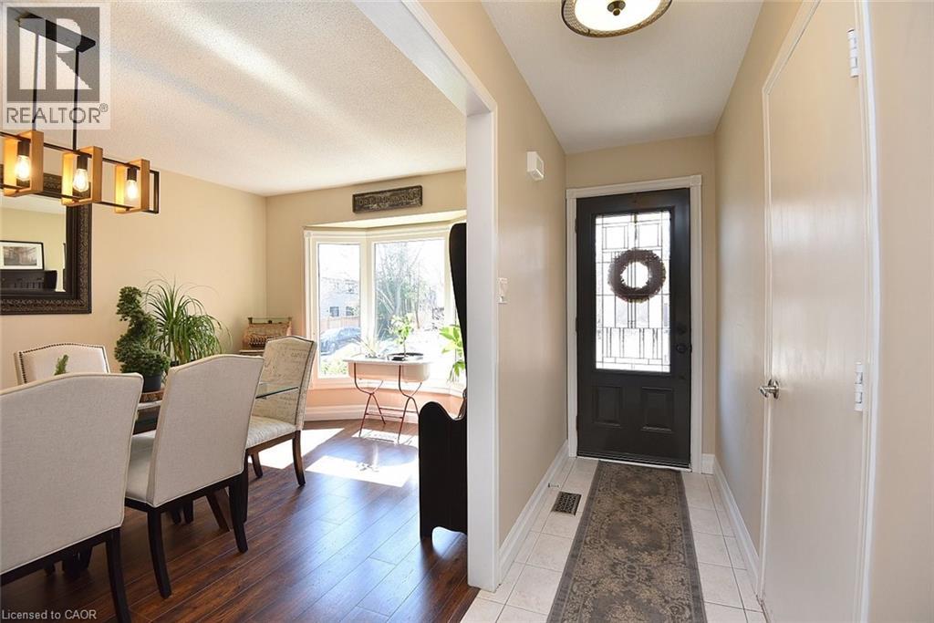 2206 DONALD Road, Burlington, Ontario, L7M3R9 — Photo 5