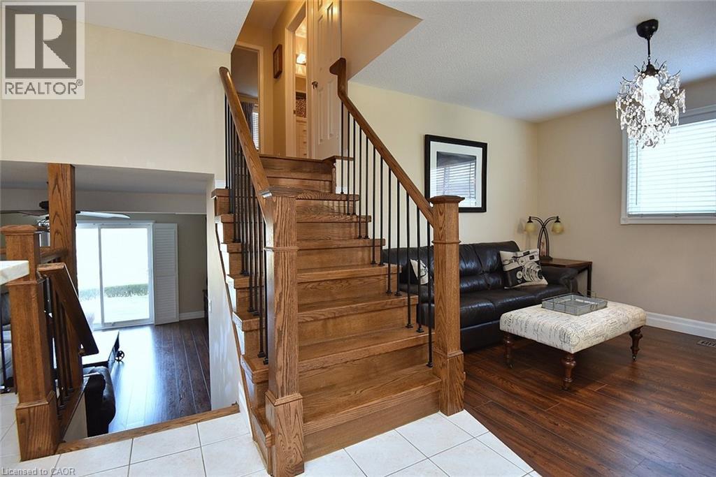 2206 DONALD Road, Burlington, Ontario, L7M3R9 — Photo 7