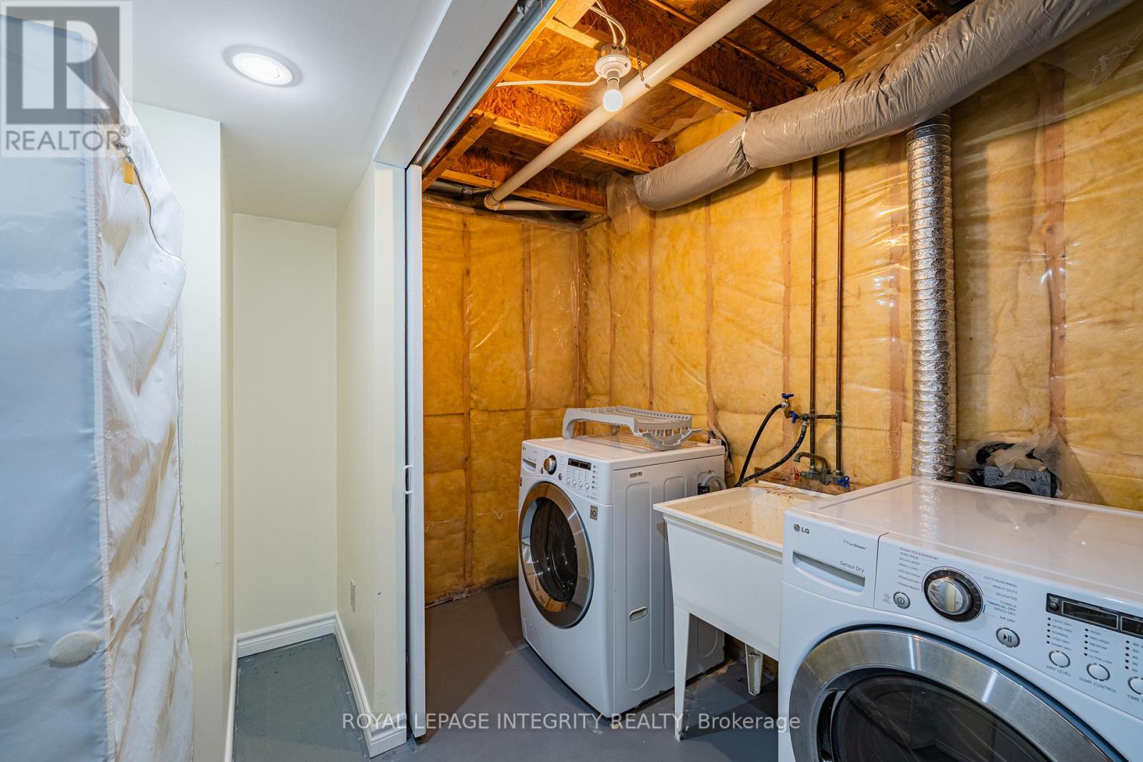 21 QUEENSBURY DRIVE, Ottawa, Ontario, K2J4L7 — Photo 2