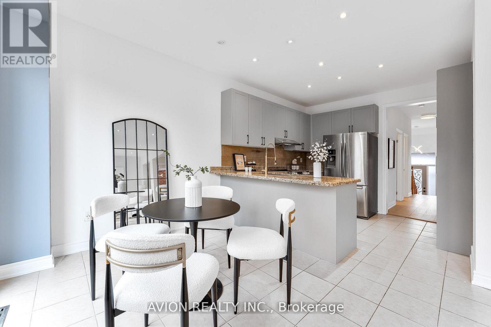 33 BROCKDALE STREET, Richmond Hill (Oak Ridges), Ontario, L4E4W1 — Photo 6