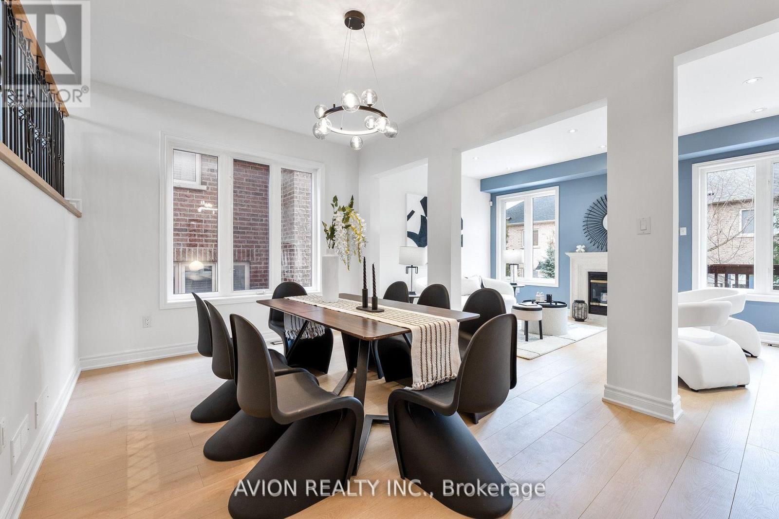 33 BROCKDALE STREET, Richmond Hill (Oak Ridges), Ontario, L4E4W1 — Photo 7