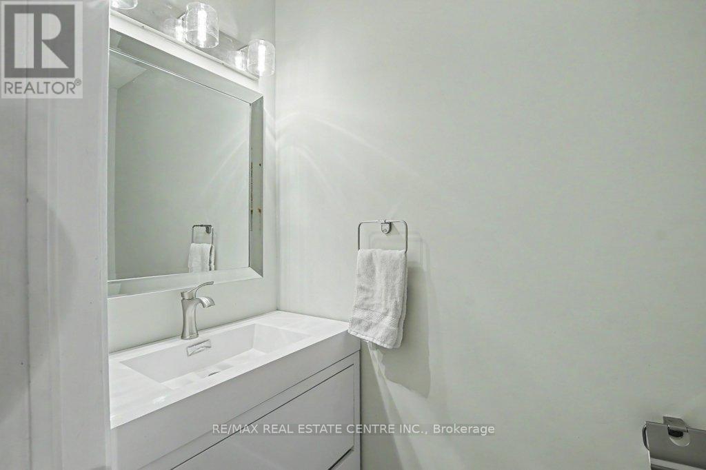 32 MARISA STREET, Kitchener, Ontario, N2K3V8 — Photo 17