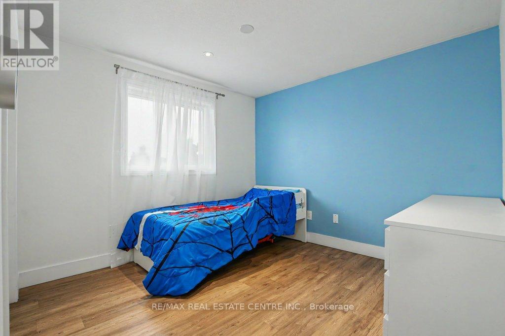 32 MARISA STREET, Kitchener, Ontario, N2K3V8 — Photo 18