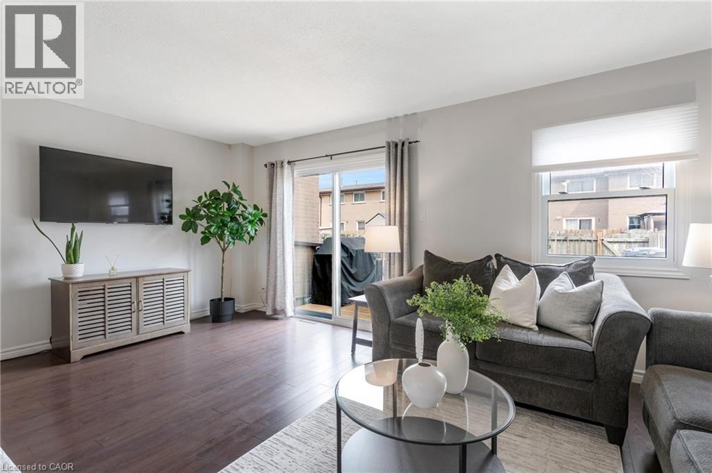 441 VICTORIA Road N, Guelph, Ontario, N1E5J9 — Photo 2