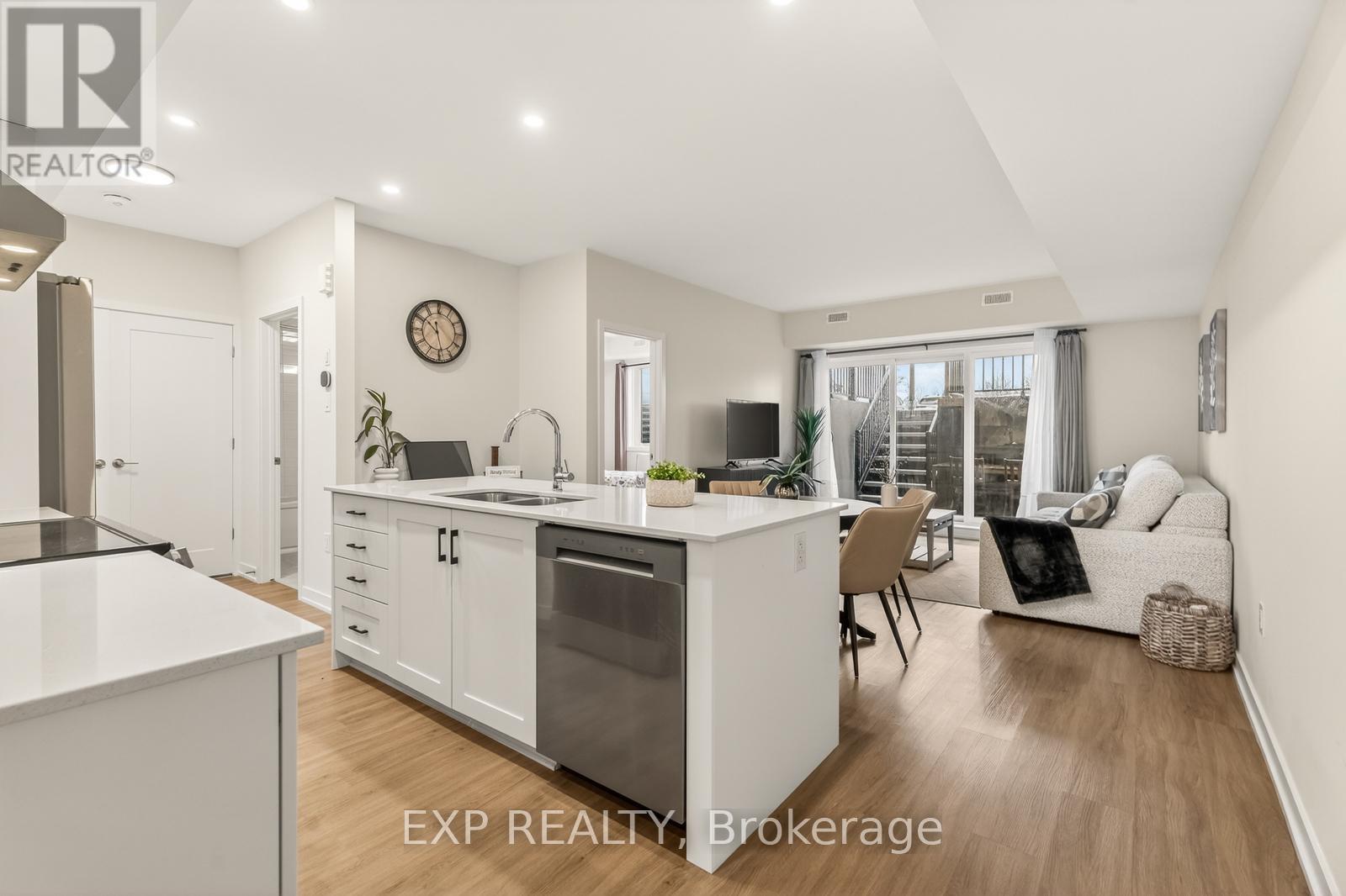 D - 810 ROGER GRIFFITHS AVENUE, Ottawa, Ontario, K2S3A9 — Photo 4