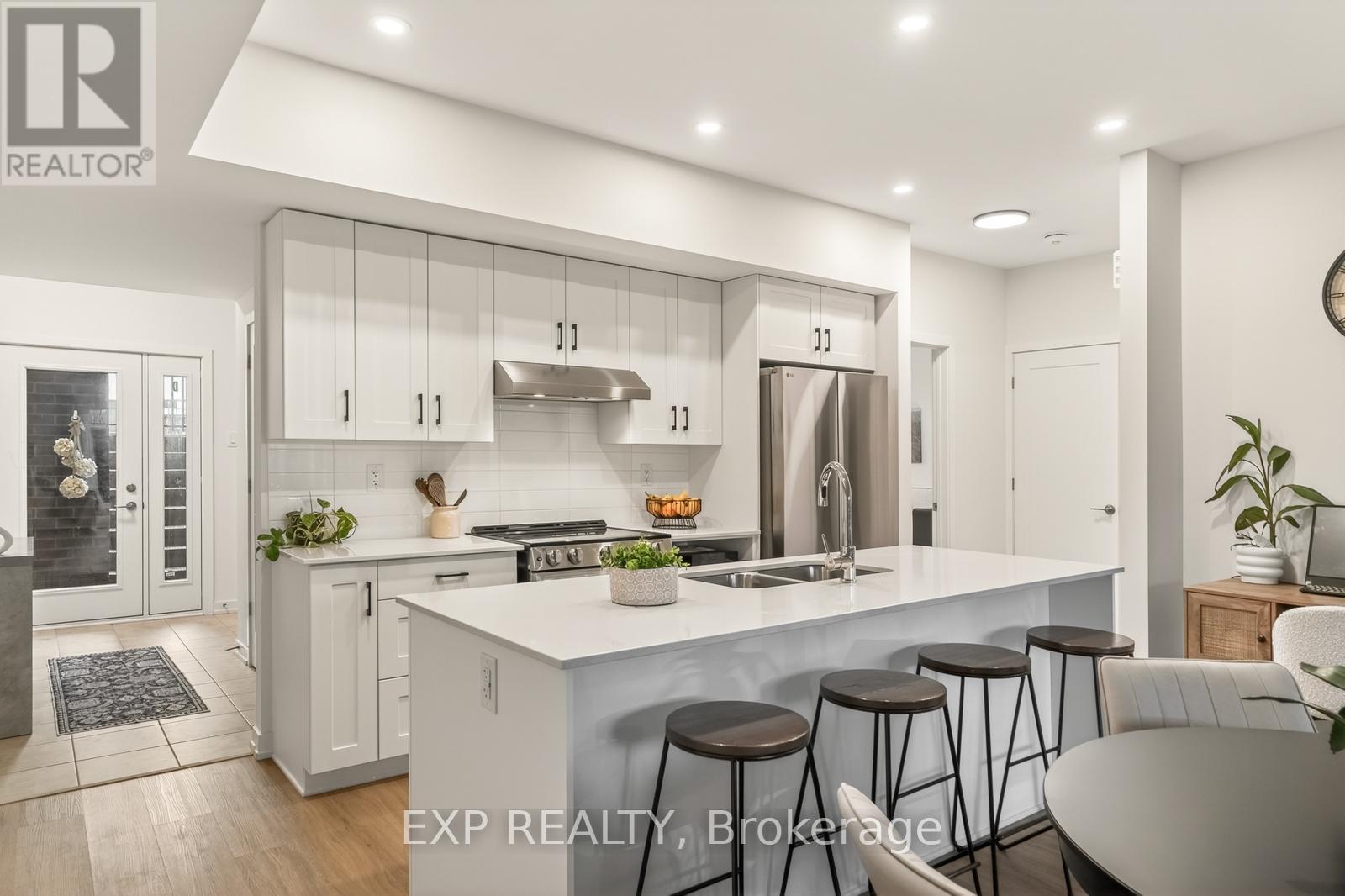 D - 810 ROGER GRIFFITHS AVENUE, Ottawa, Ontario, K2S3A9 — Photo 6