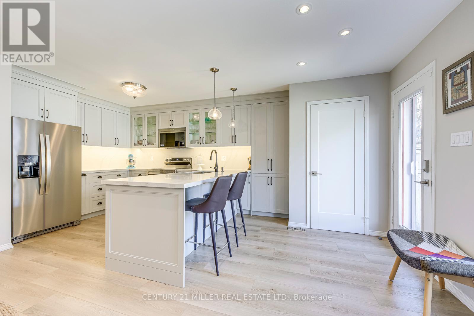 215 ROXTON ROAD, Oakville (RO River Oaks), Ontario, L6H6M9 — Photo 12