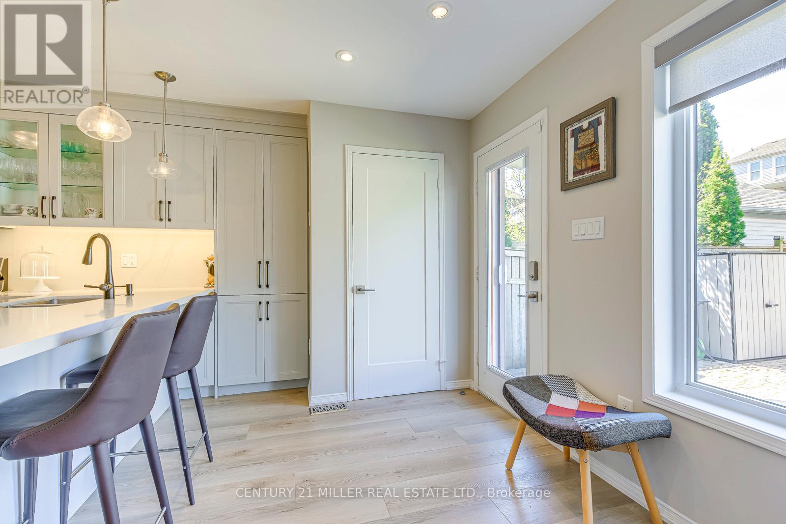 215 ROXTON ROAD, Oakville (RO River Oaks), Ontario, L6H6M9 — Photo 17