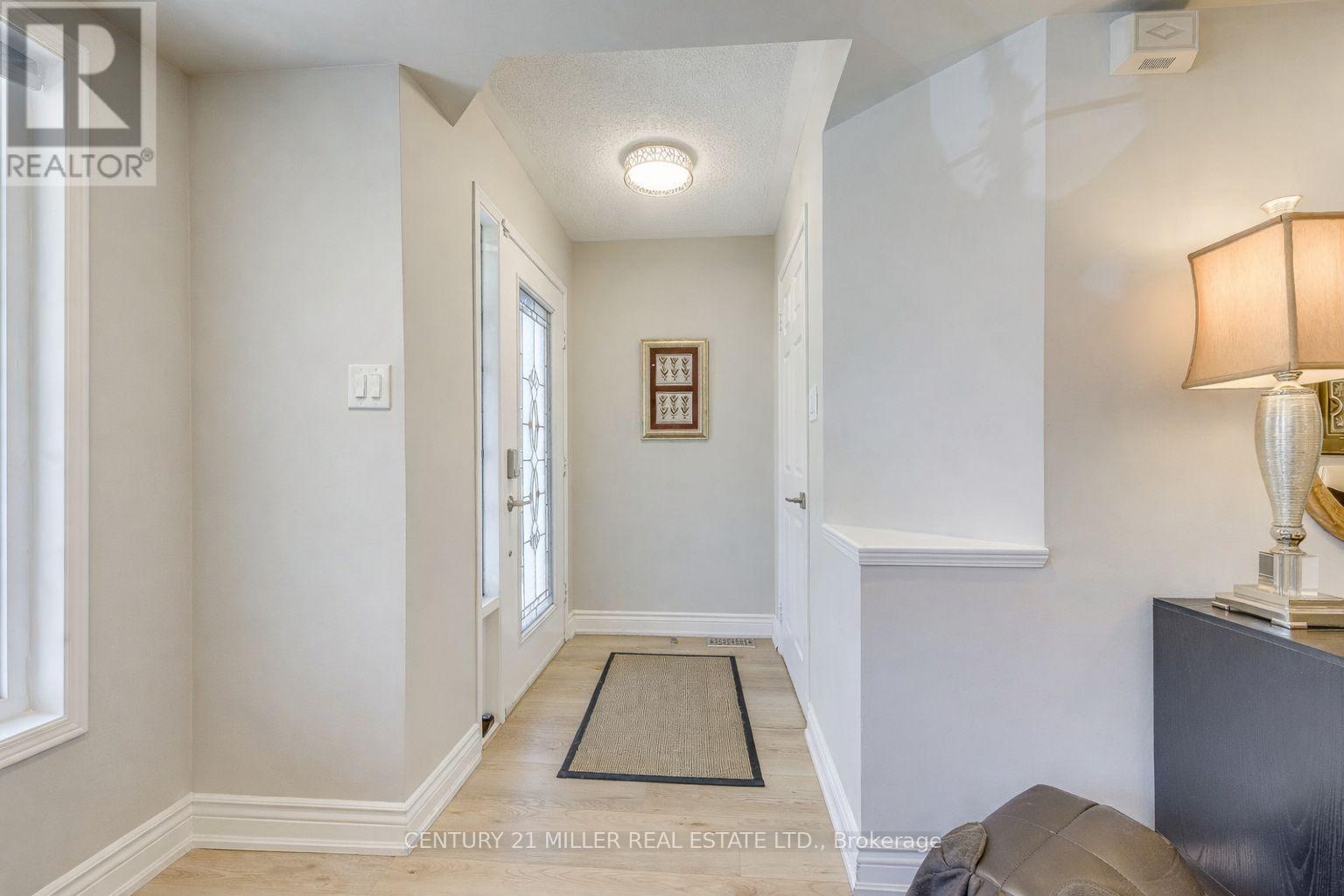 215 ROXTON ROAD, Oakville (RO River Oaks), Ontario, L6H6M9 — Photo 3