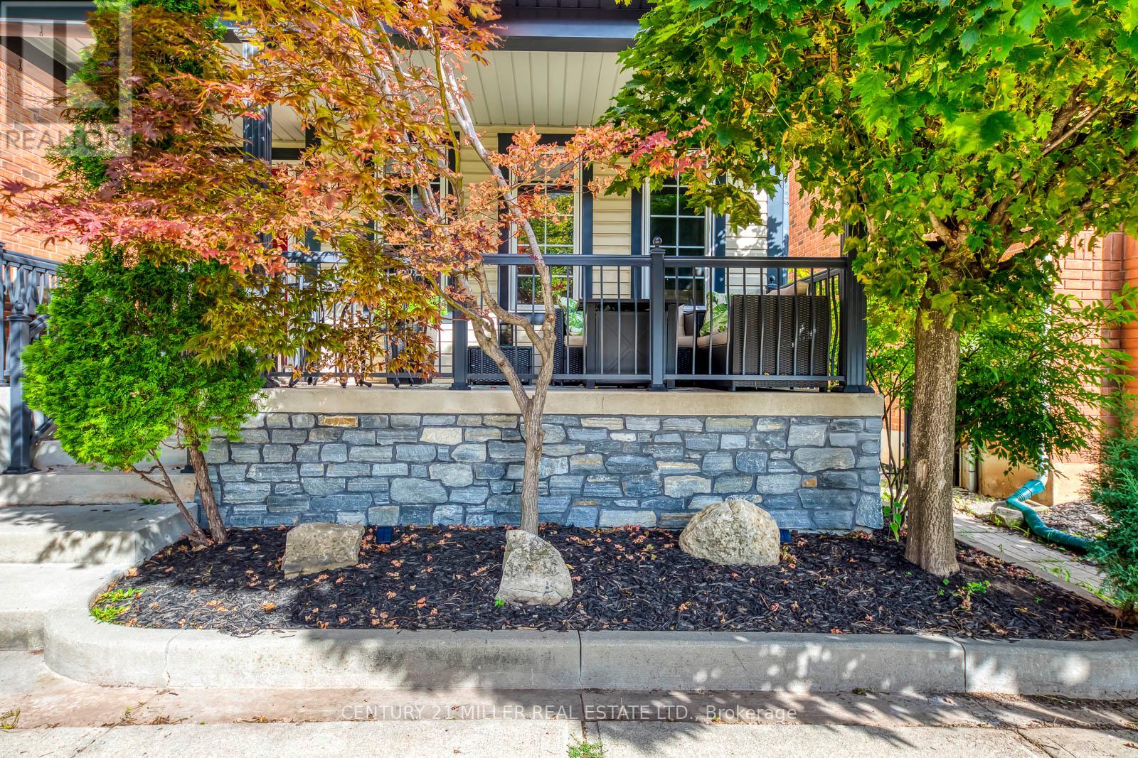 215 ROXTON ROAD, Oakville (RO River Oaks), Ontario, L6H6M9 — Photo 4