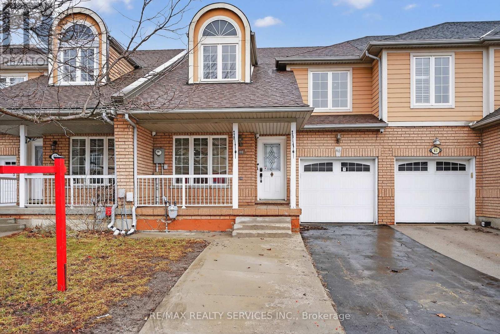 63 IRENE CRESCENT, Brampton (Fletcher's Meadow), Ontario, L7A3E9 — Photo 2