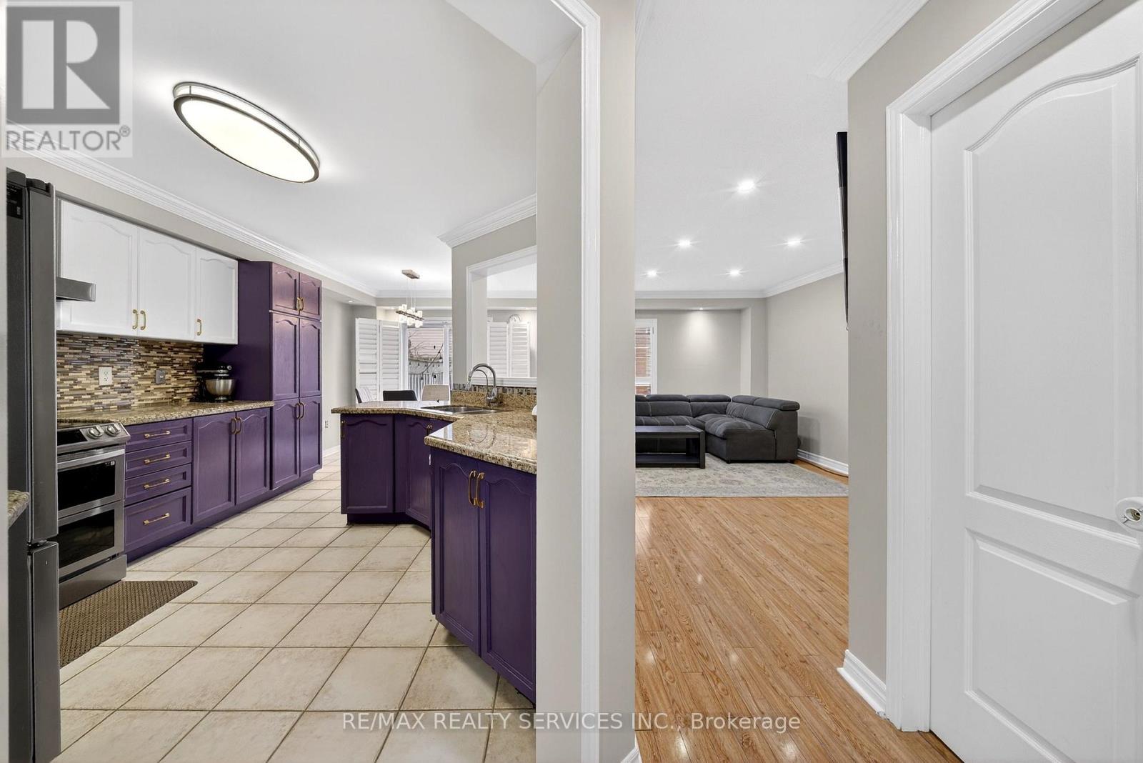 63 IRENE CRESCENT, Brampton (Fletcher's Meadow), Ontario, L7A3E9 — Photo 9