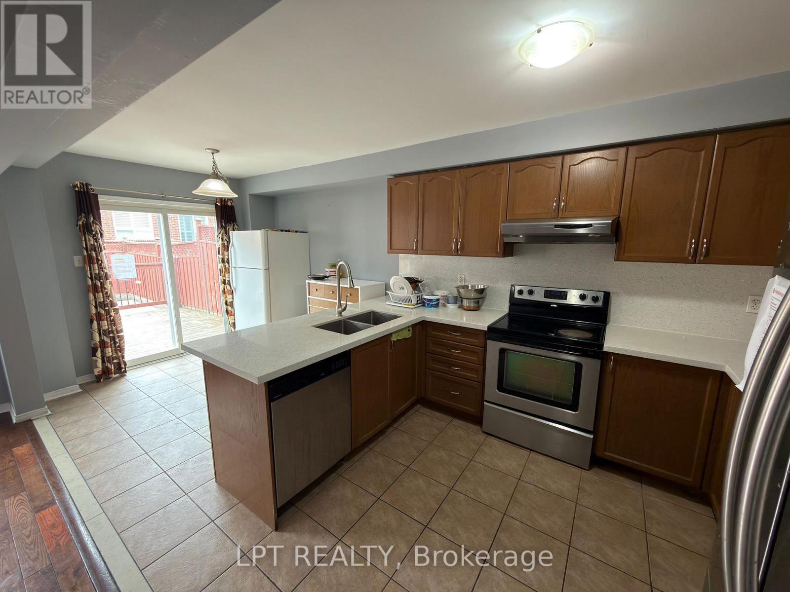 112 BUSHMILL CIRCLE, Brampton (Fletcher's Meadow), Ontario, L7A0K6 — Photo 2