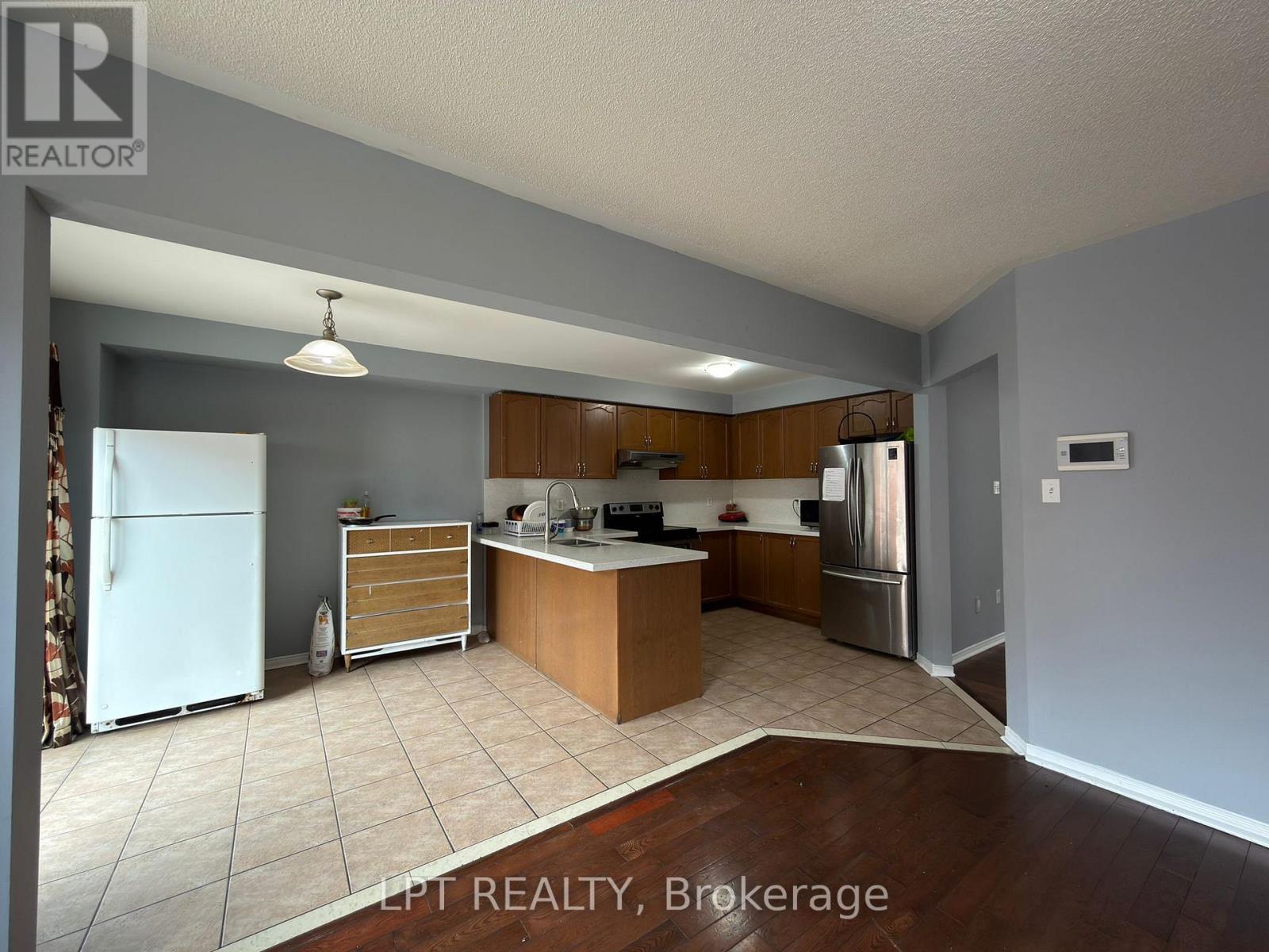 112 BUSHMILL CIRCLE, Brampton (Fletcher's Meadow), Ontario, L7A0K6 — Photo 4