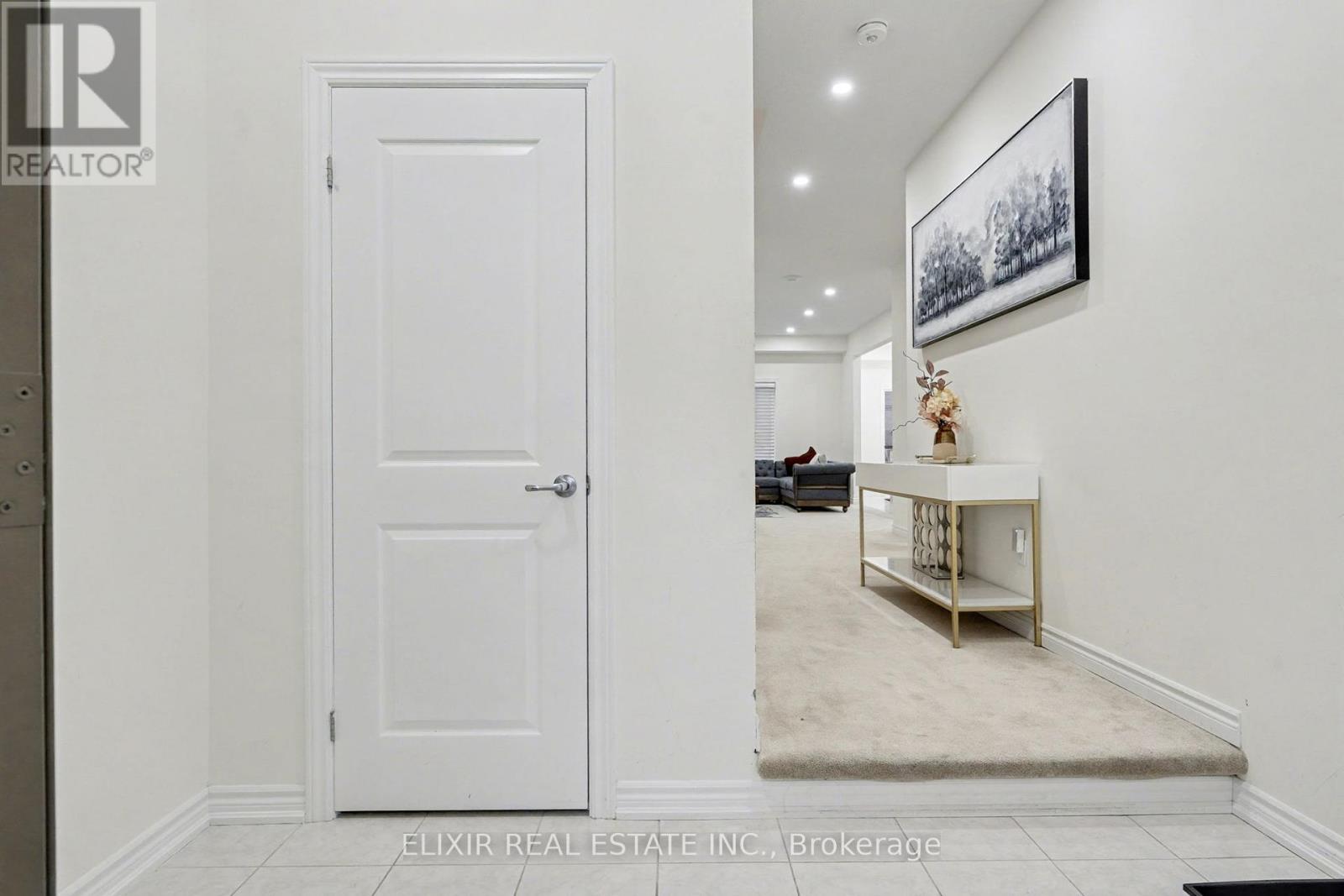 18 JENNER DRIVE, Brant (Paris), Ontario, N3L0L2 — Photo 3