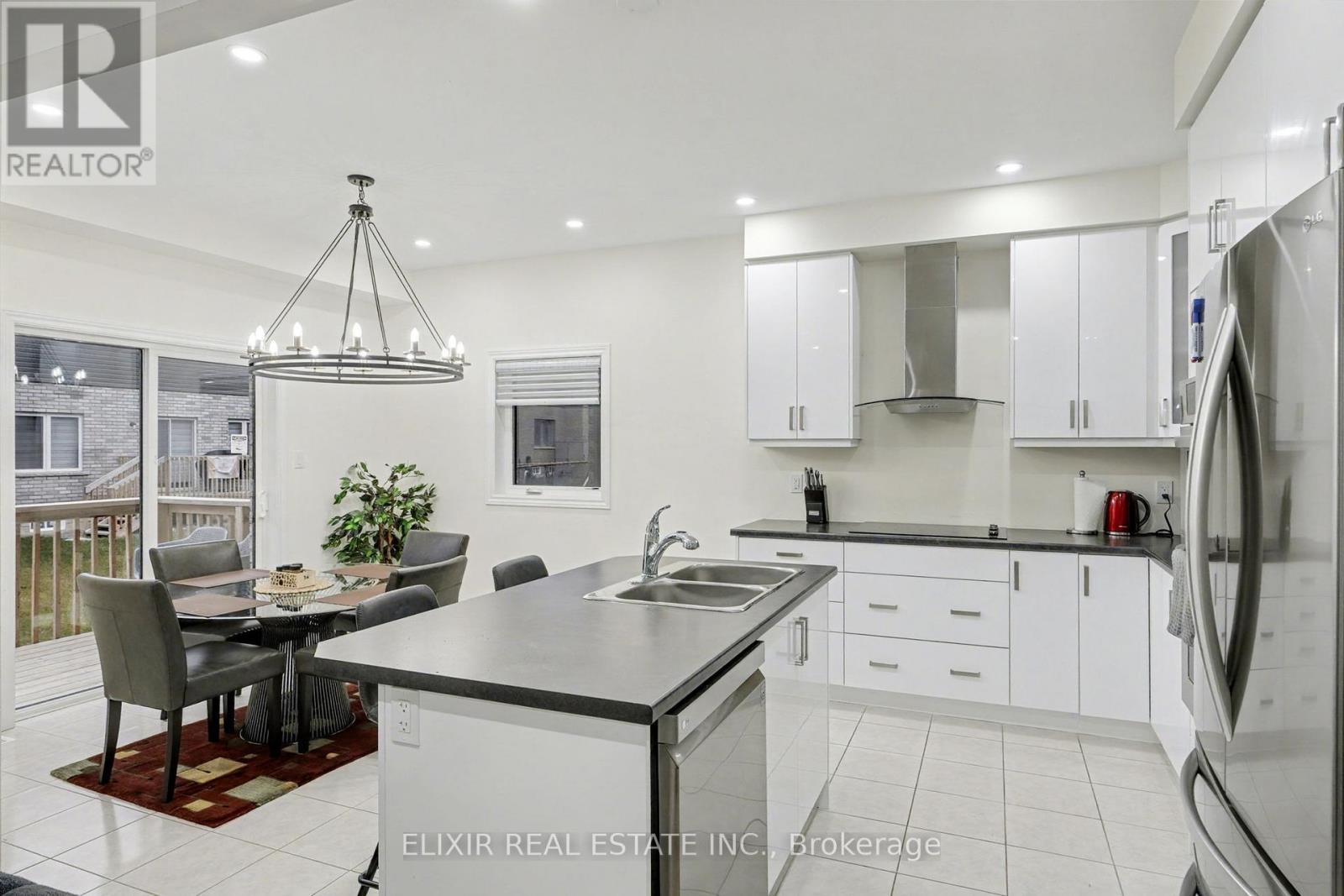 18 JENNER DRIVE, Brant (Paris), Ontario, N3L0L2 — Photo 7