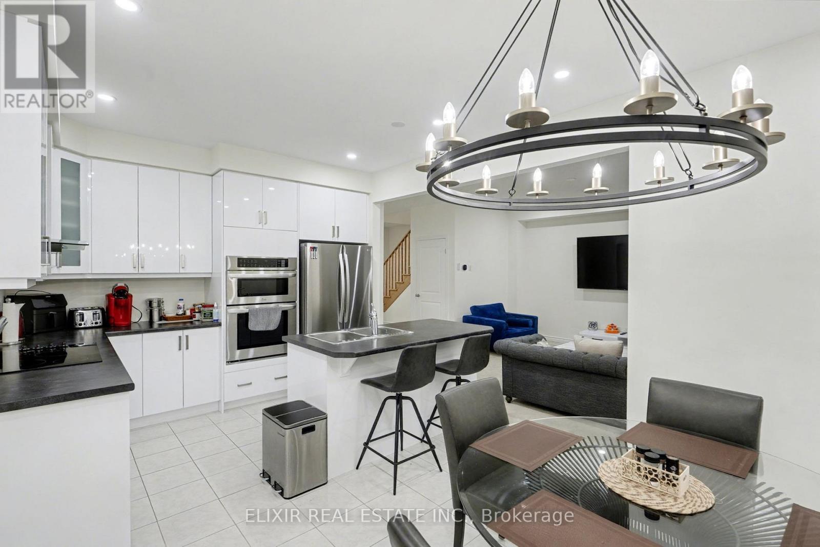 18 JENNER DRIVE, Brant (Paris), Ontario, N3L0L2 — Photo 8