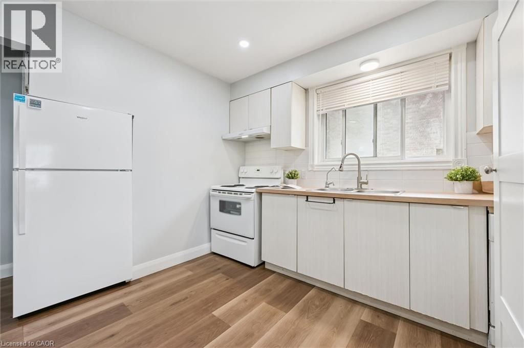 235 CEDARBRAE Avenue Unit# B, Waterloo, Ontario, N2L4S8 — Photo 15