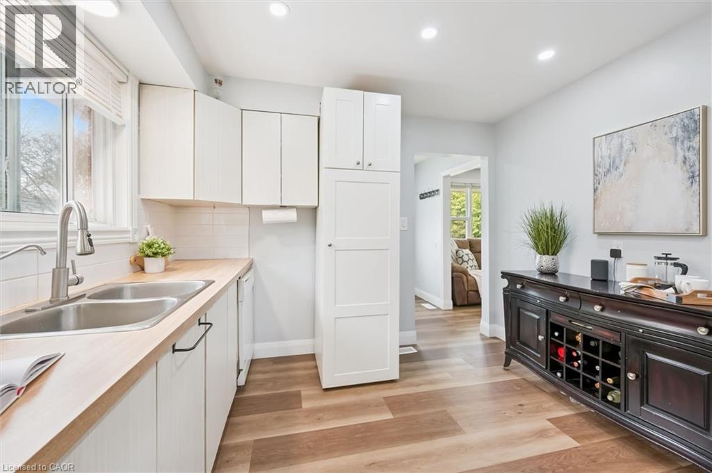 235 CEDARBRAE Avenue Unit# B, Waterloo, Ontario, N2L4S8 — Photo 17
