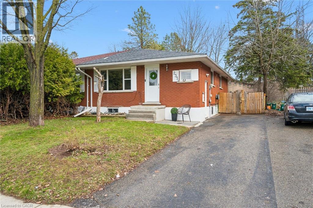 235 CEDARBRAE Avenue Unit# B, Waterloo, Ontario, N2L4S8 — Photo 2