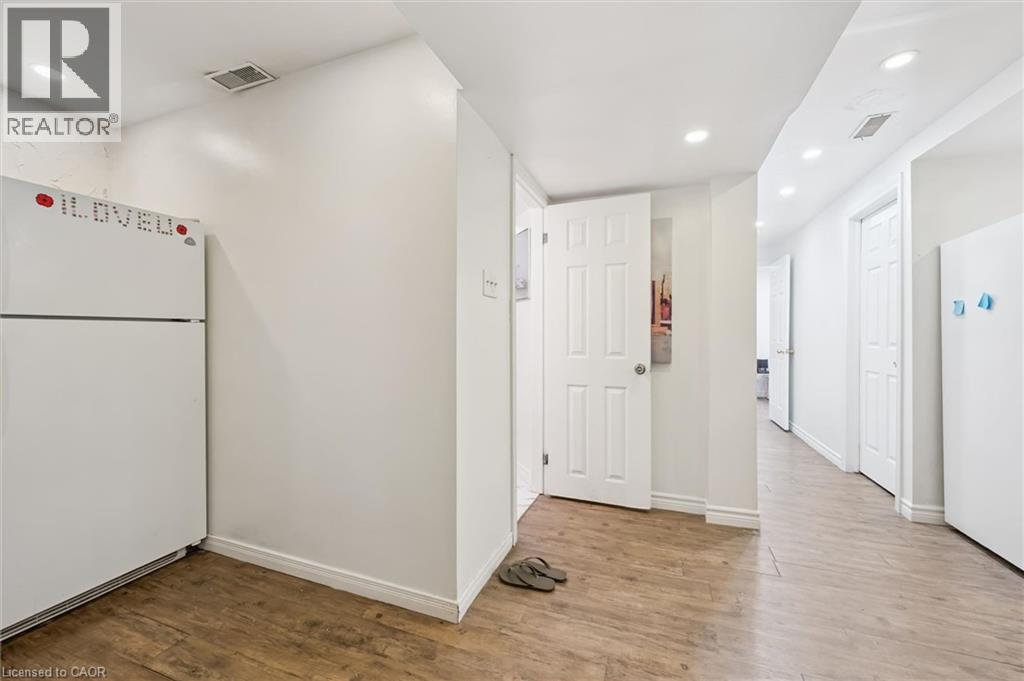 235 CEDARBRAE Avenue Unit# B, Waterloo, Ontario, N2L4S8 — Photo 27