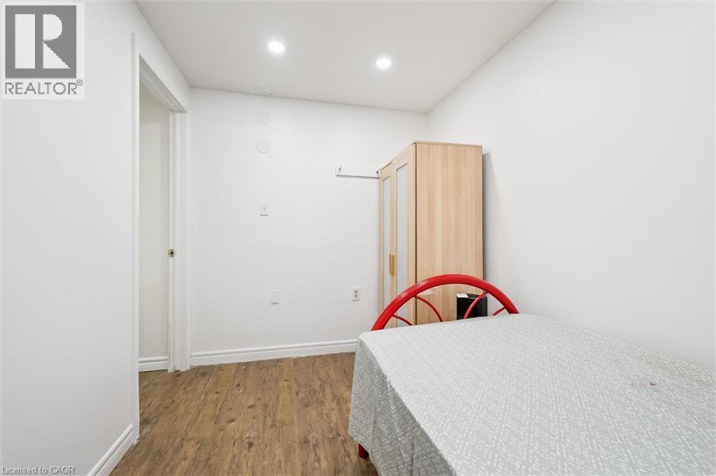 235 CEDARBRAE Avenue Unit# B, Waterloo, Ontario, N2L4S8 — Photo 32