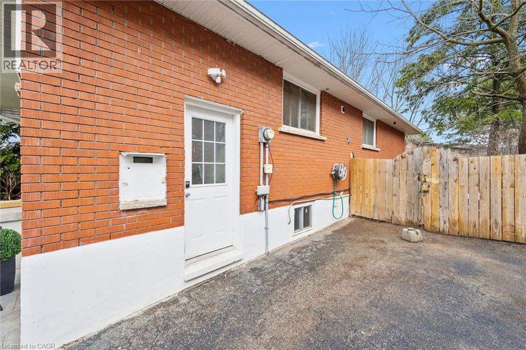 235 CEDARBRAE Avenue Unit# B, Waterloo, Ontario, N2L4S8 — Photo 36
