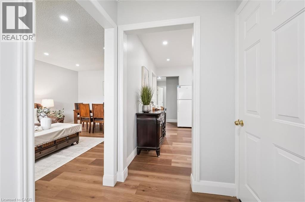 235 CEDARBRAE Avenue Unit# B, Waterloo, Ontario, N2L4S8 — Photo 6