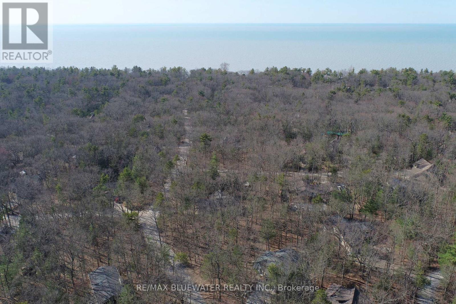 10296 GRAND OAKS DRIVE, Lambton Shores (Grand Bend), Ontario, N0M1T0 — Photo 17