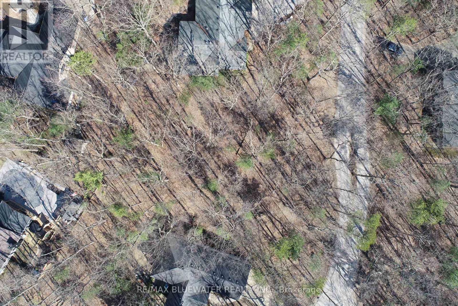 10296 GRAND OAKS DRIVE, Lambton Shores (Grand Bend), Ontario, N0M1T0 — Photo 18