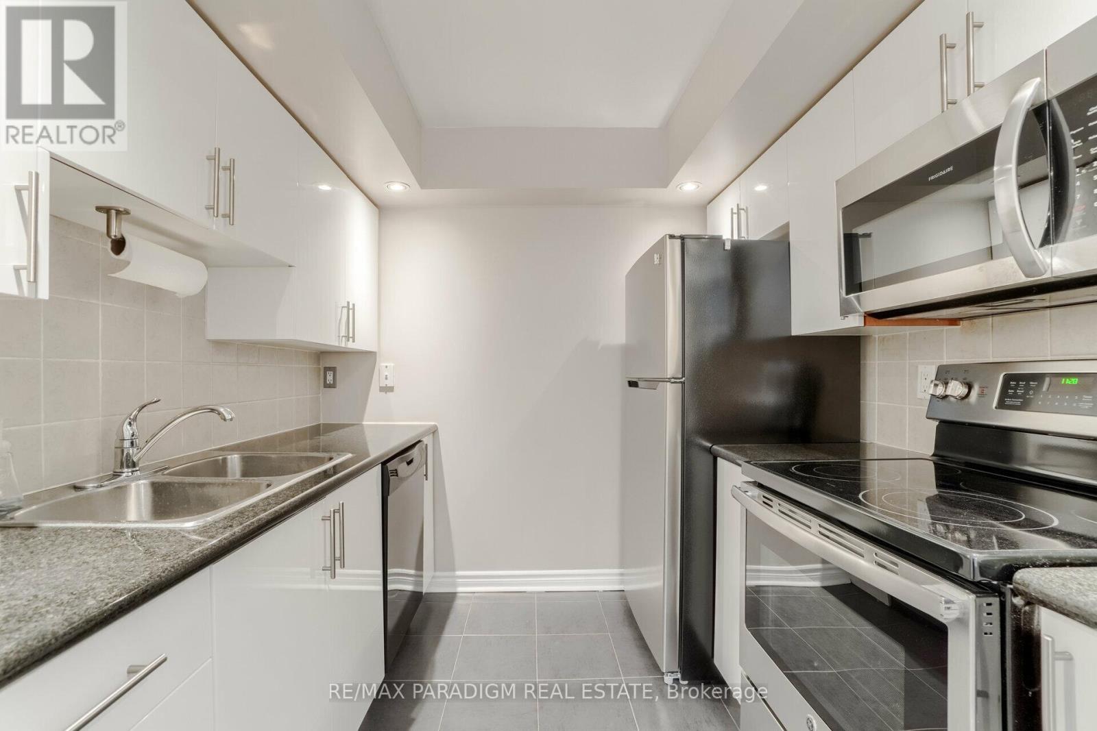 213 - 270 WELLINGTON STREET W, Toronto (Waterfront Communities), Ontario, M5V3P5 — Photo 7