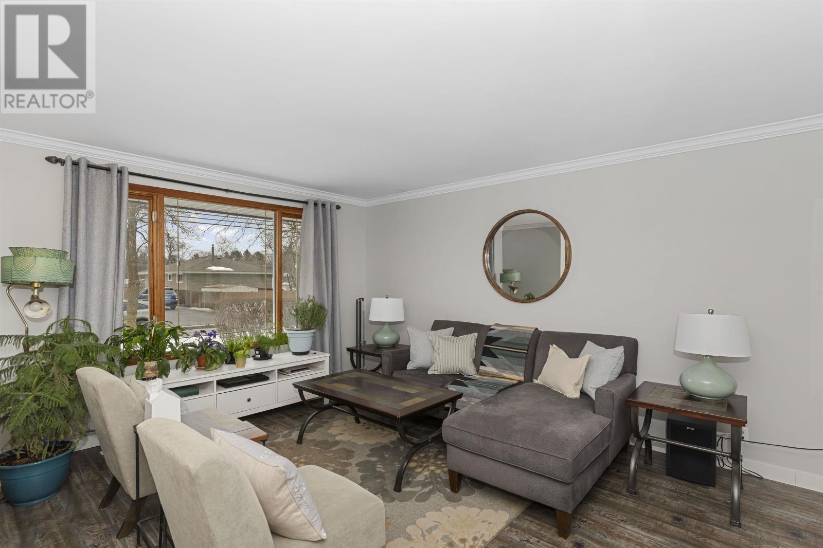 305 Sillesdale CRES, Thunder Bay, Ontario, P7C1S7 — Photo 4