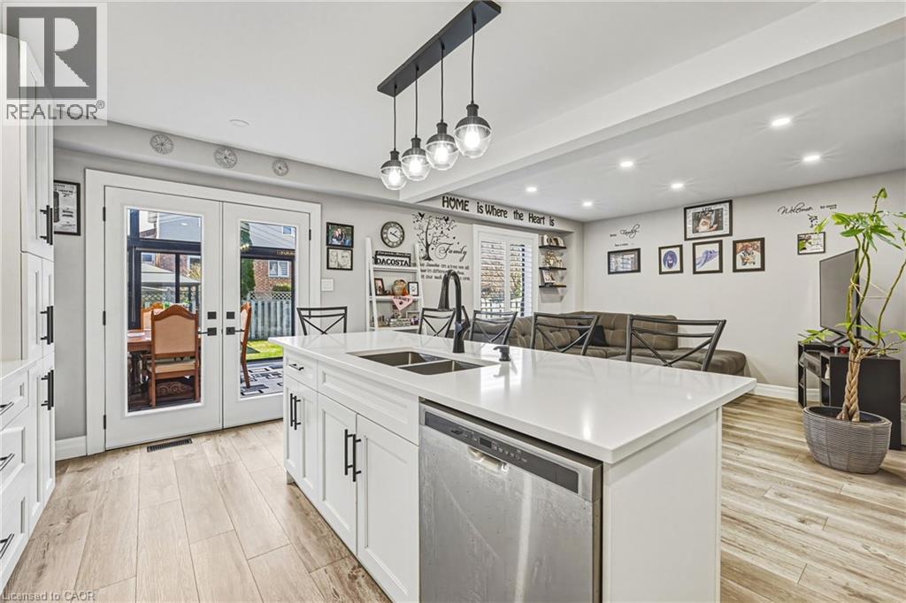 95 LIGHT Drive, Cambridge, Ontario, N1T1Y3 — Photo 9