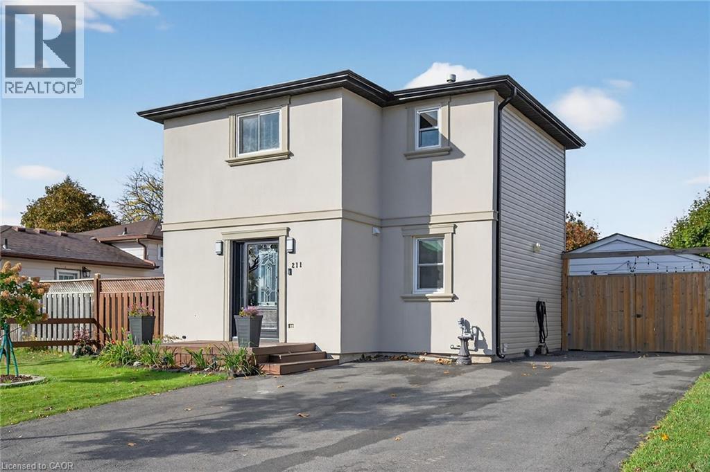 211 BIRCHCLIFFE Crescent, Hamilton, Ontario, L8T4L1 — Photo 3